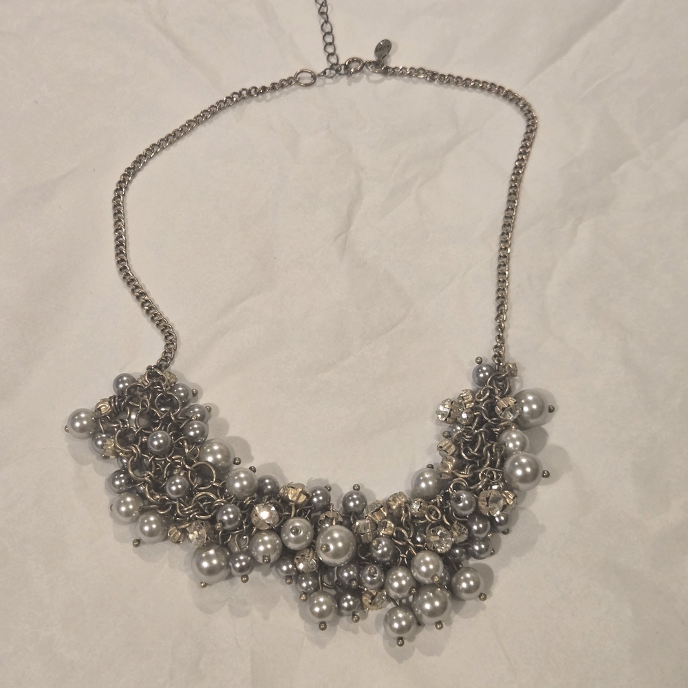 Loft Elegant Pearl Cluster Necklace. Bronze Tone.